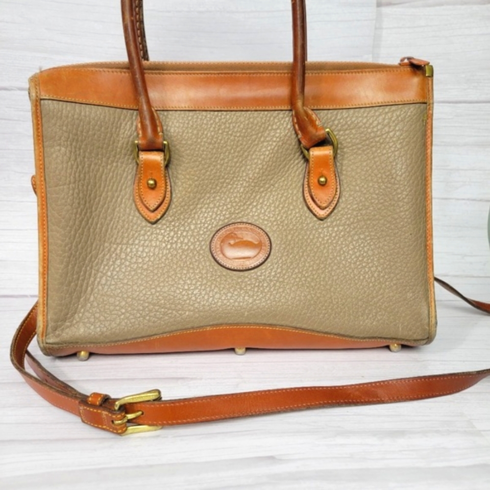 Vintage Dooney & Bourke Tan Pebble Shoulder Handbag Bag - Fair Condition
